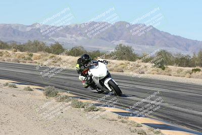 media/Dec-04-2025-Racers Edge (Thu) [[5ebc9f124d]]/3-B Group/3-Session 2 (Turn 7 Inside)/